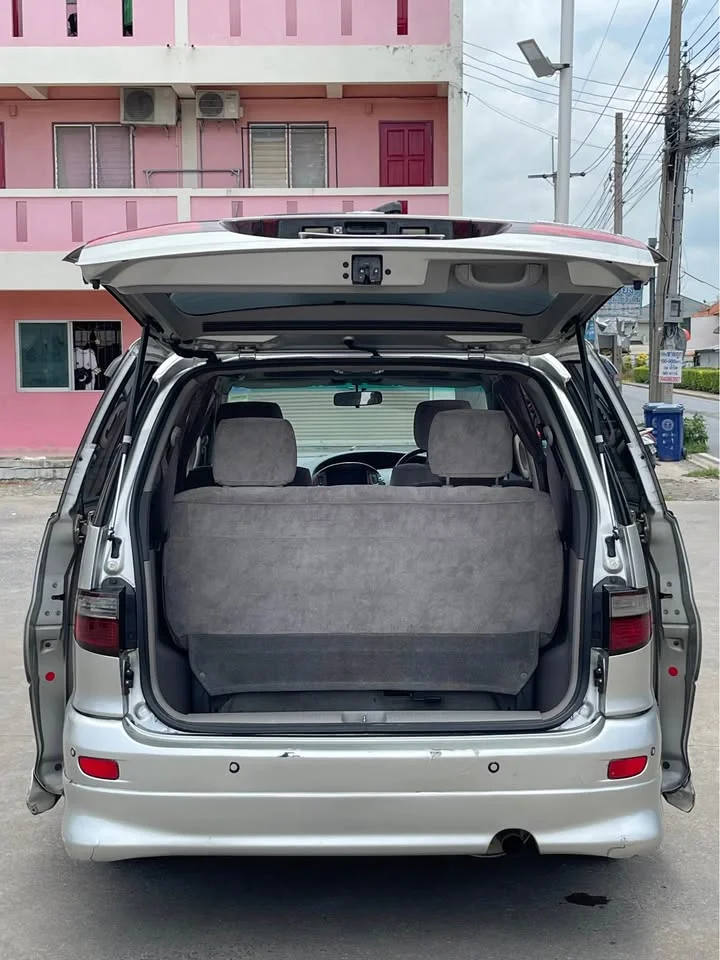 2002 Toyota Estima II 3