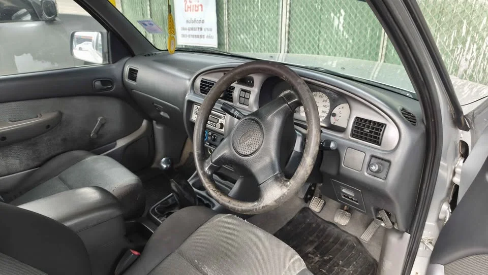2004 Mazda 2500 Fighter V 3