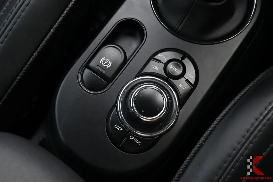 2022 Mini Hatch  III 3
