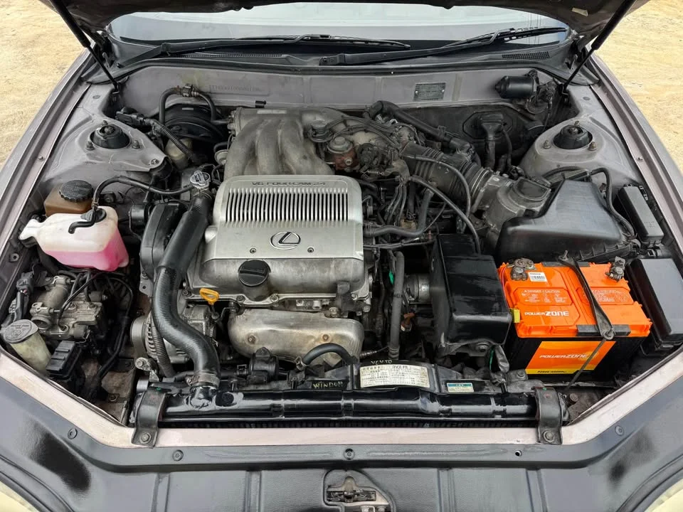 1996 Lexus ES II 2