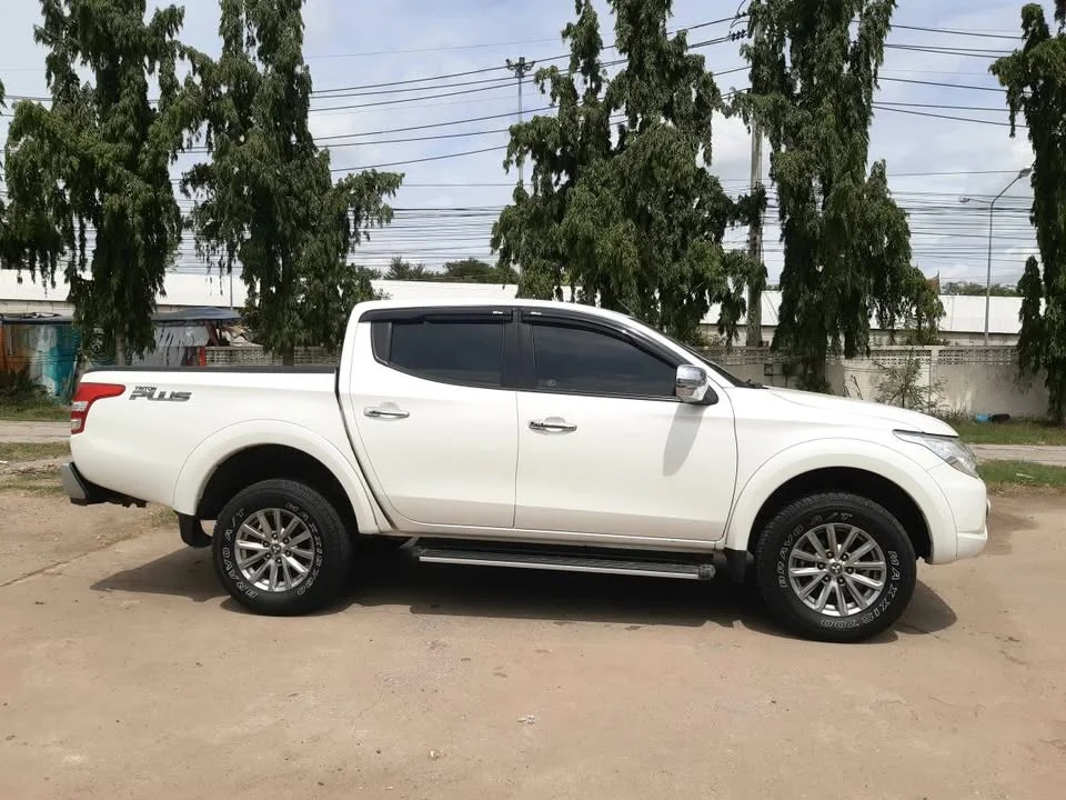 2016 Mitsubishi Triton V 3