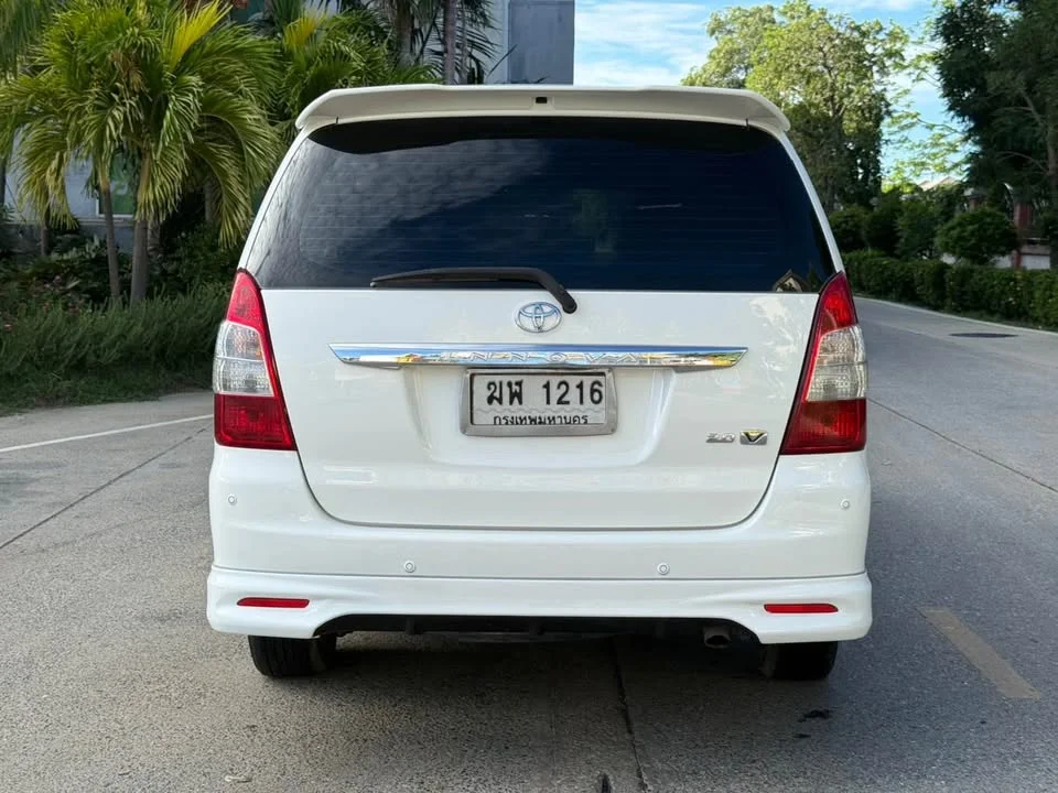 2012 Toyota Innova I 2