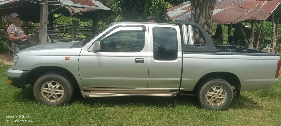 2001 Nissan Frontier I 2