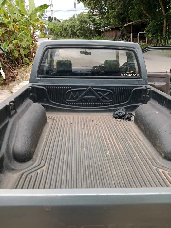 1990 Isuzu TFR III 2
