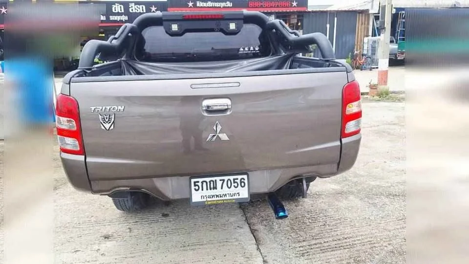 2015 Mitsubishi Triton V 2