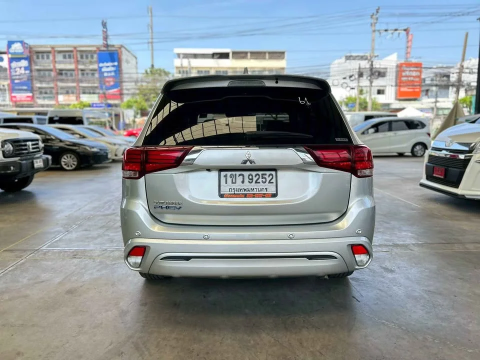 2021 Mitsubishi Outlander III 2