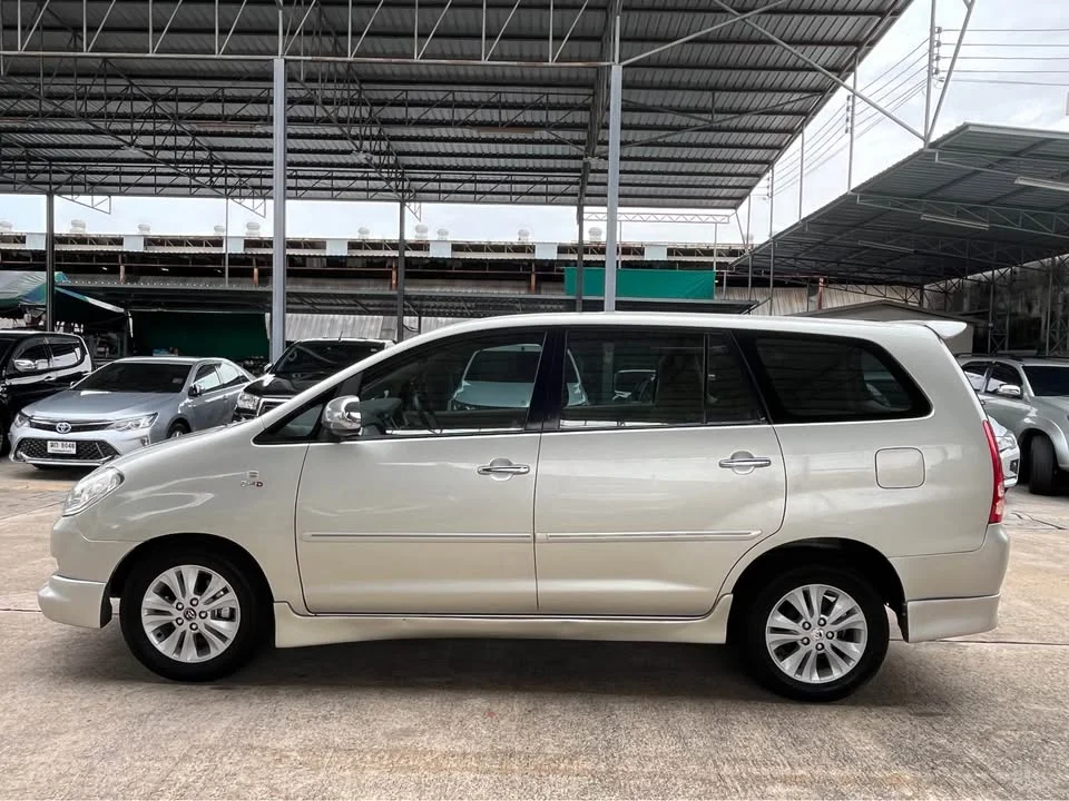 2005 Toyota Innova I 3