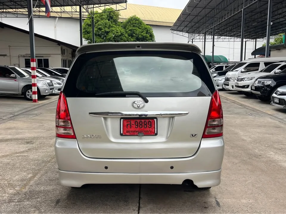 2005 Toyota Innova I 2