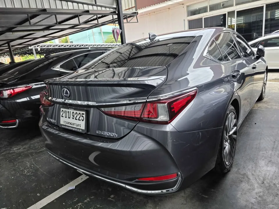 2022 Lexus ES VII 2