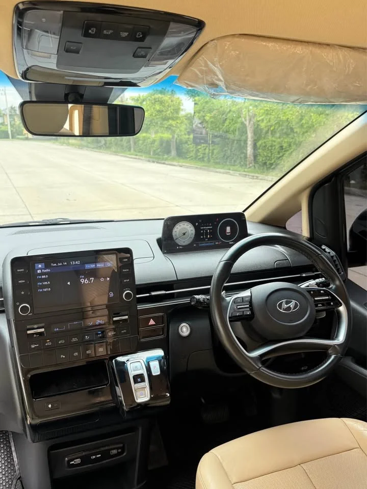 2022 Hyundai Staria US4 3