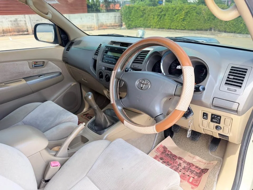 2010 Toyota Fortuner I 2