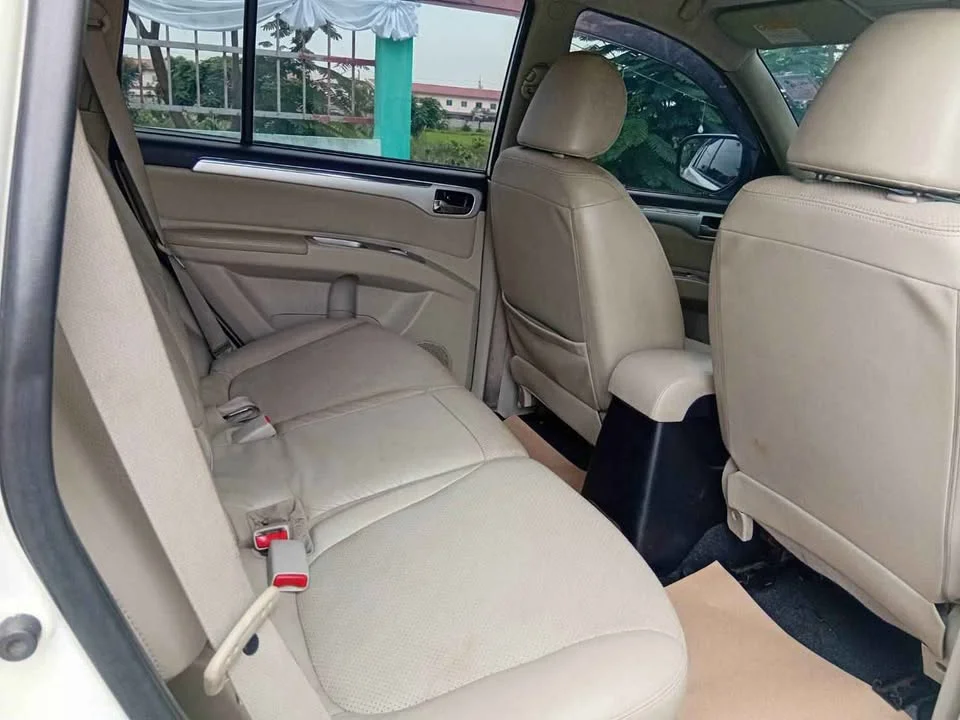 2010 Mitsubishi Pajero Sport II 2
