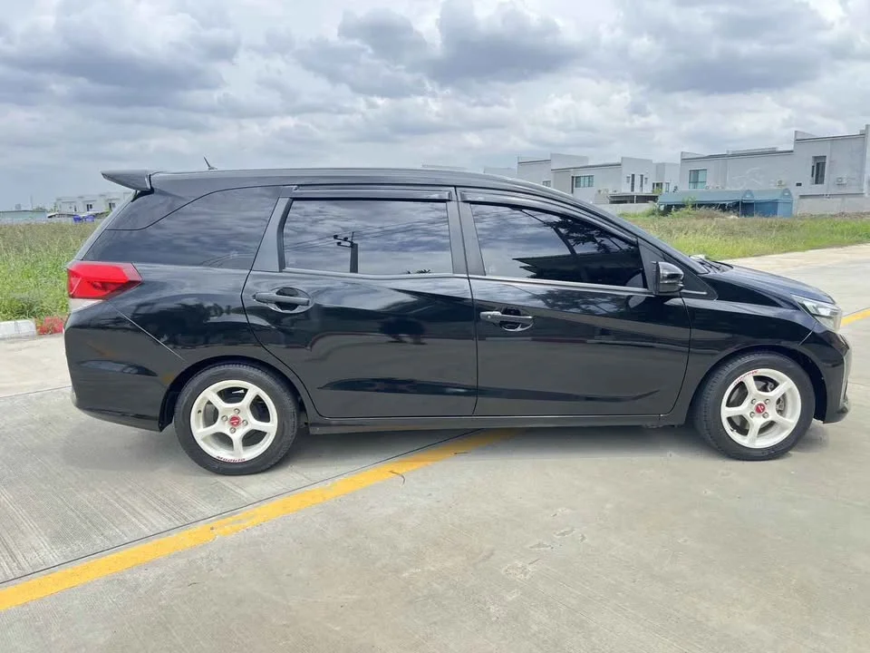 2015 Honda Mobilio II 3