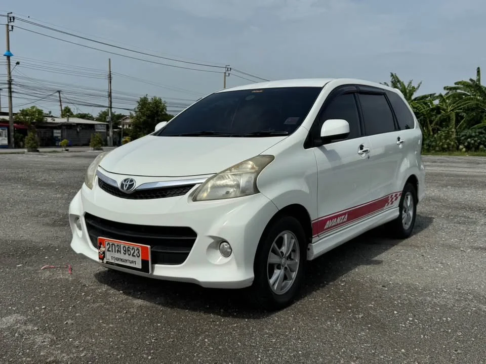 2013 Toyota Avanza II 2