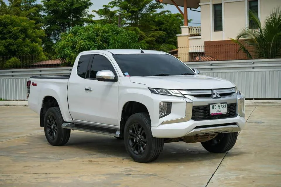 2019 Mitsubishi Triton V 3