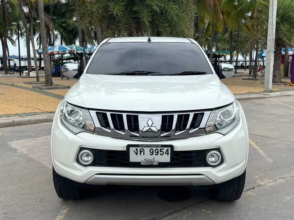 2017 Mitsubishi Triton V 3
