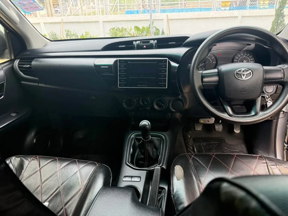 2019 Toyota Hilux VIII 3
