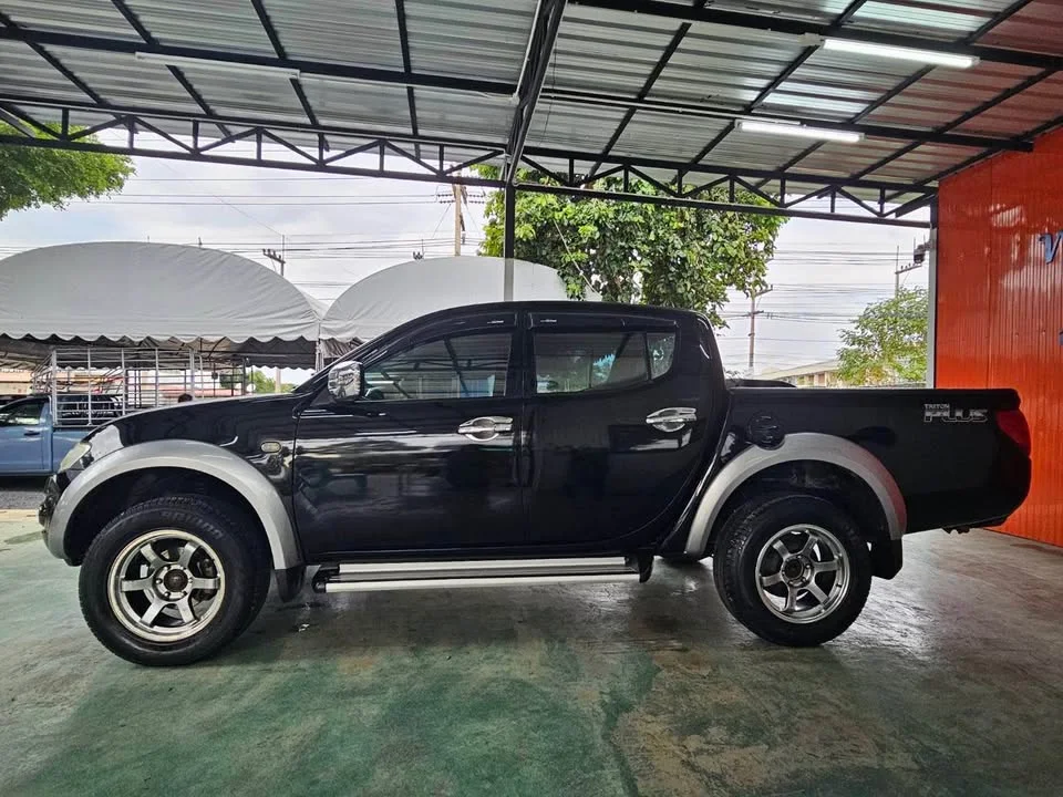 2011 Mitsubishi Triton IV 2