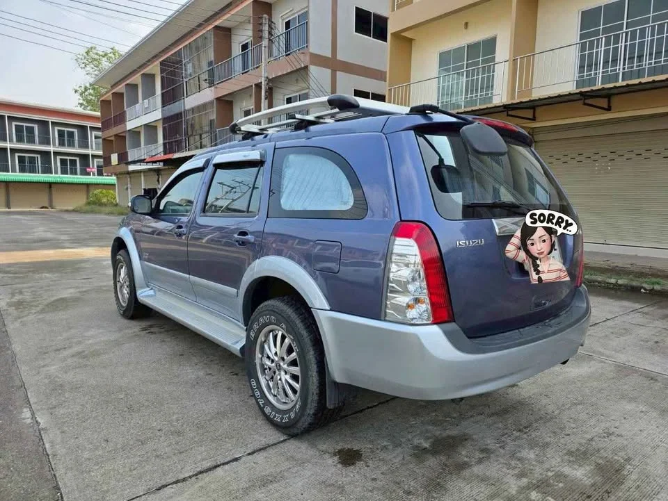 2005 Isuzu MU-7 3
