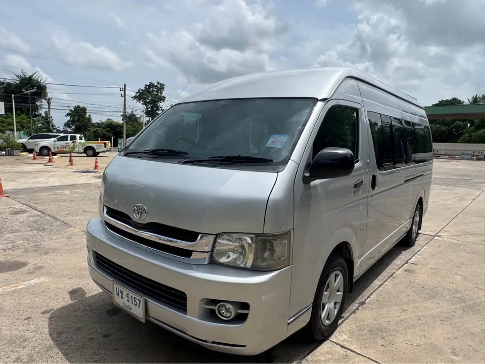 2009 Toyota Commuter V (H200) 3