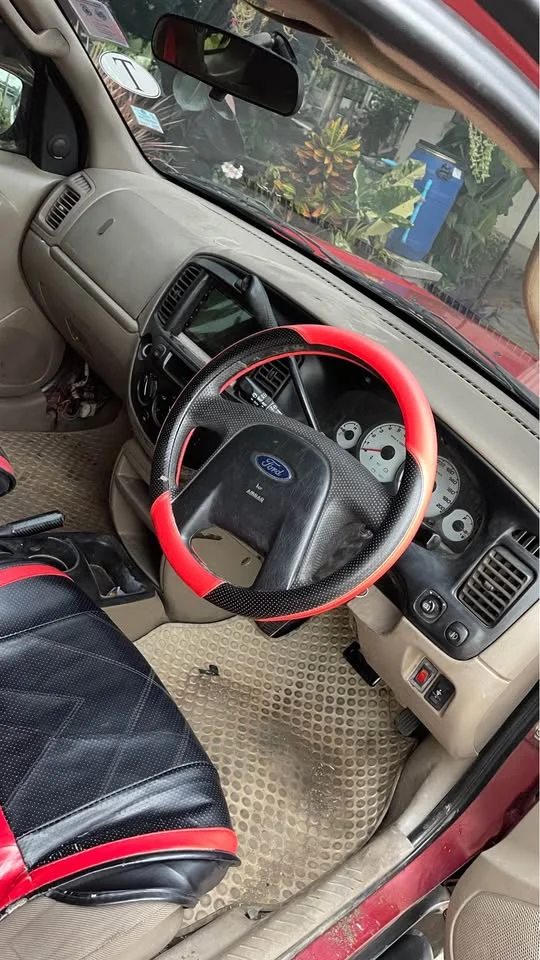 2004 Ford Escape I 3