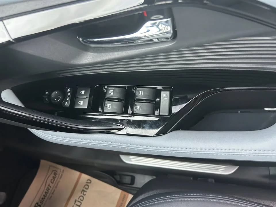 2023 Toyota Yaris Cross AC200 3