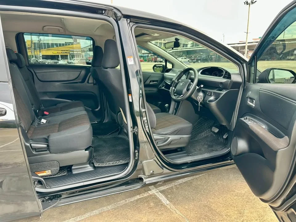 2018 Toyota Sienta II 3