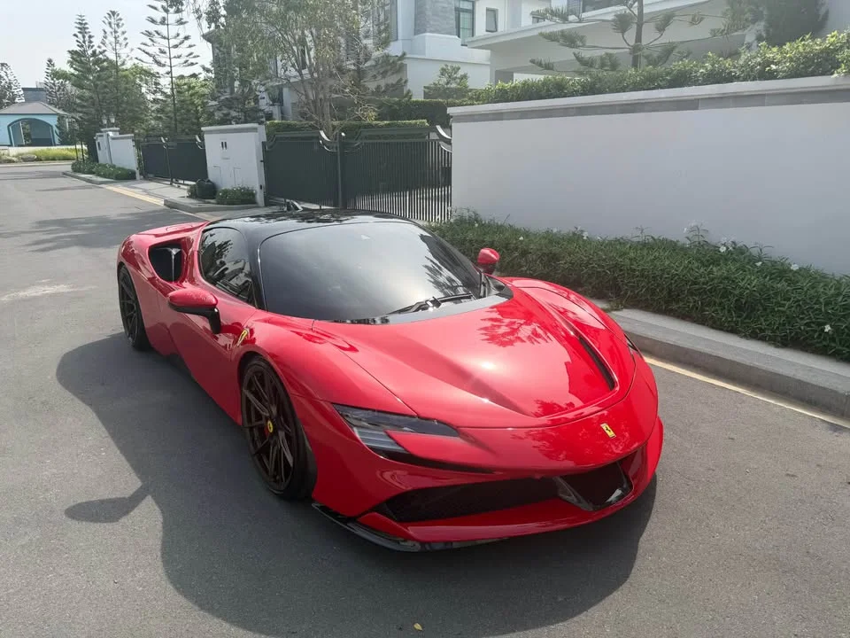 2021 Ferrari SF90 Stradale 2