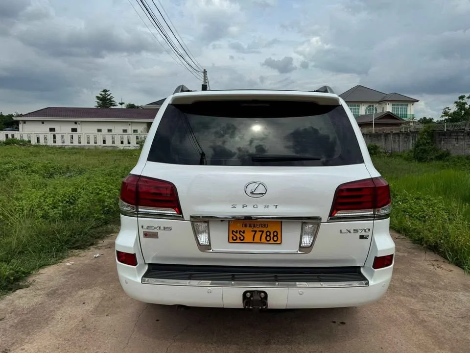 2013 Lexus LX III 2