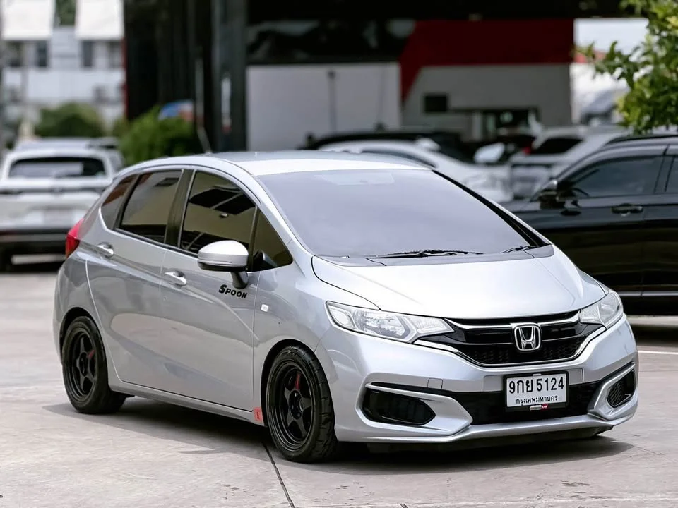 2020 Honda Jazz III 2