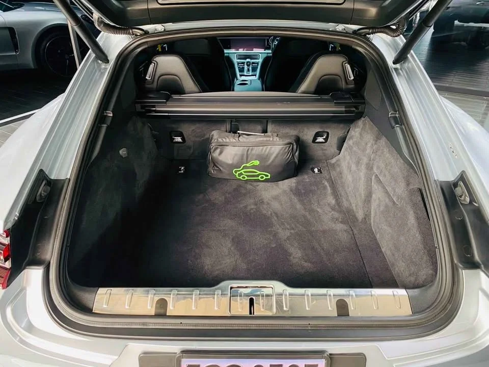2018 Porsche Panamera II 2