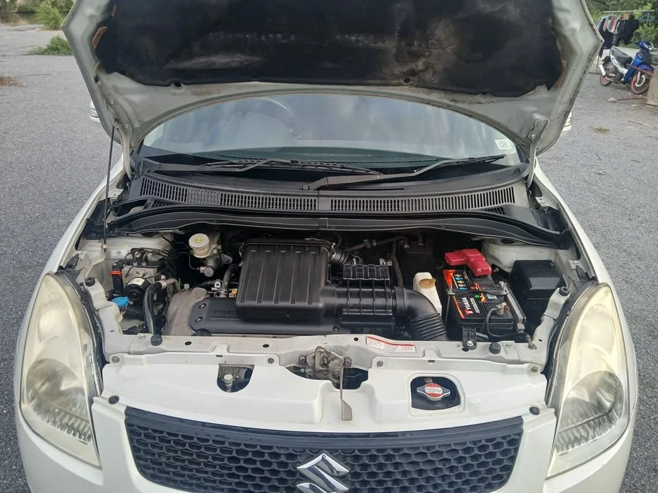 2011 Suzuki Swift I 3