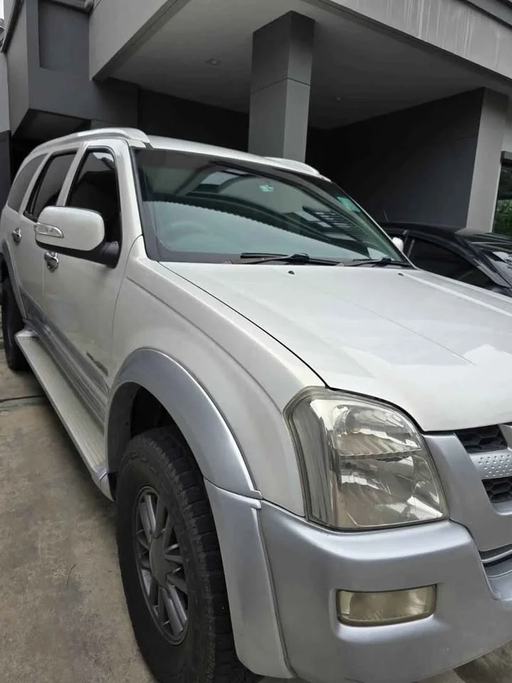 2006 Isuzu MU-7 3