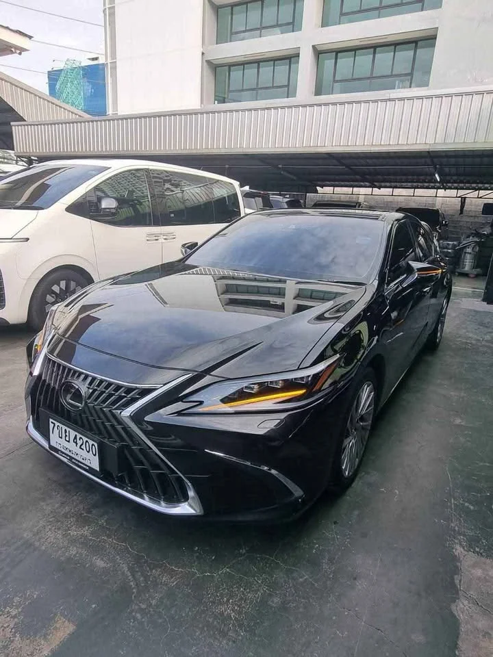 2023 Lexus ES VII 2