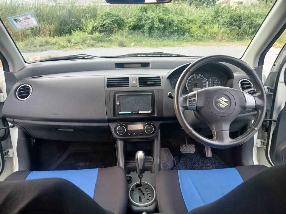 2011 Suzuki Swift I 3