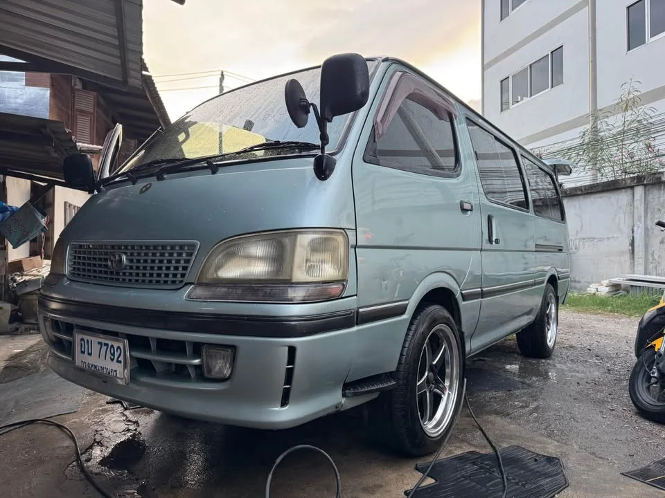 1997 Toyota Commuter IV (H100) 3