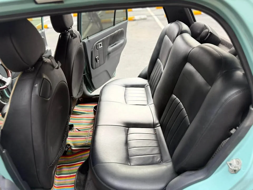 2000 Daihatsu Mira Gino L700 3
