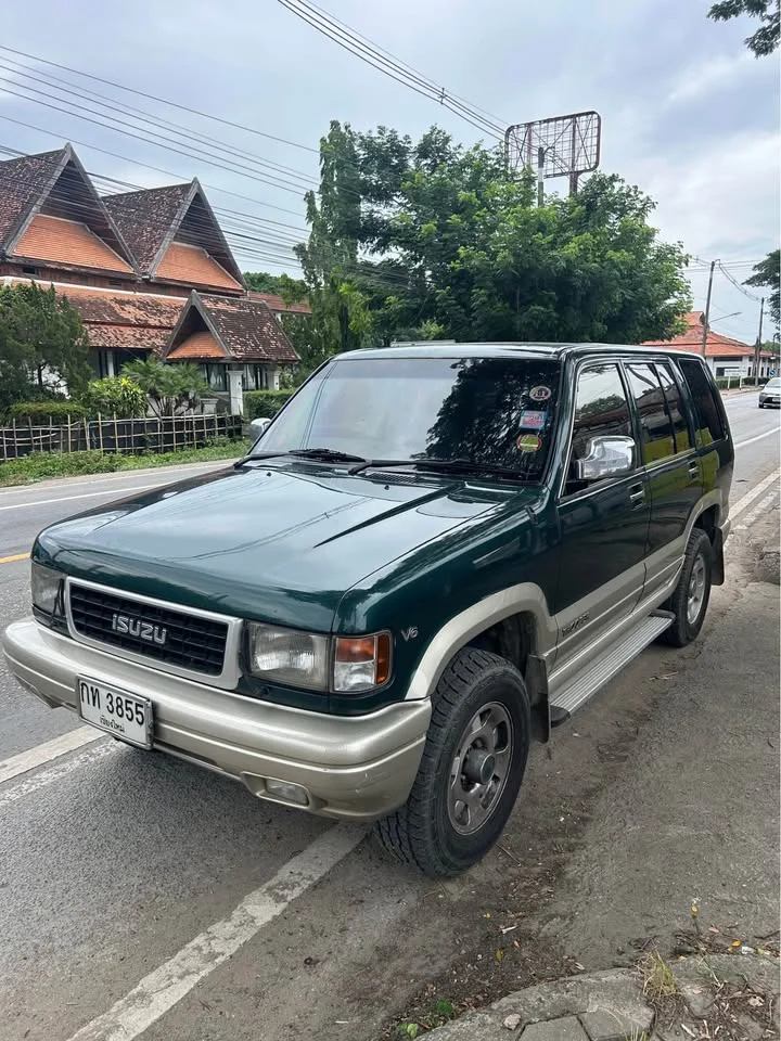 1997 Isuzu Trooper II 2