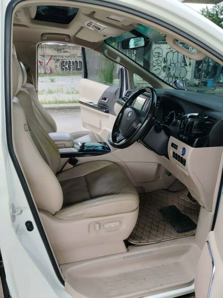 2013 Toyota Alphard, Vellfire III (AH30) 3