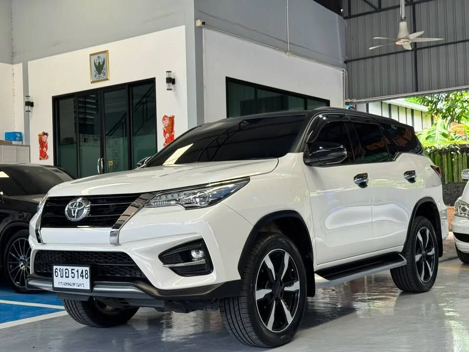 2019 Toyota Fortuner II 2