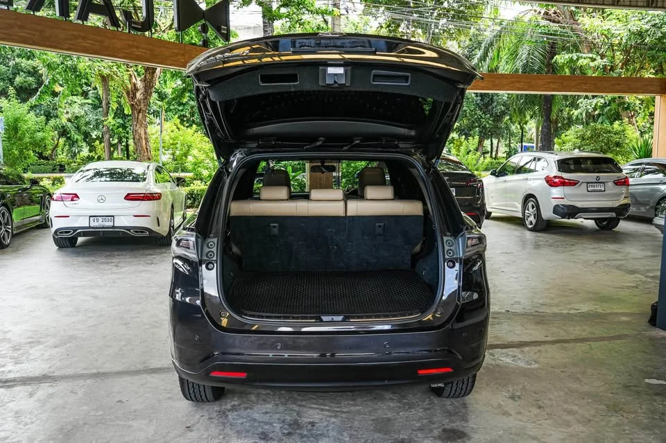 2014 Toyota Harrier III 2