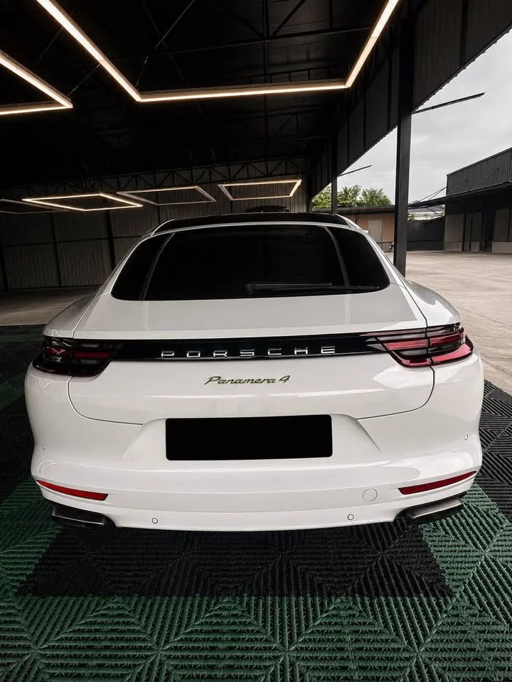 2018 Porsche Panamera II 3