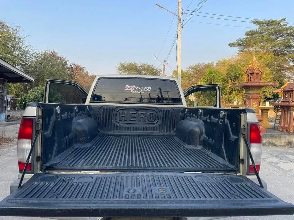 2005 Nissan Frontier I 2