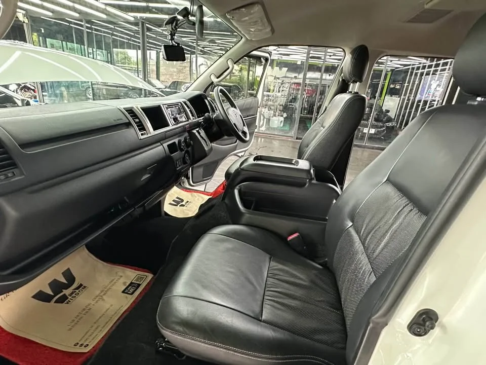 2016 Toyota HiAce V (H200) 2