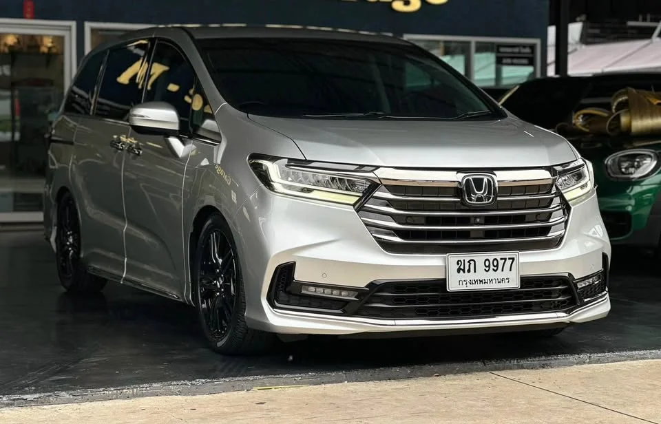 2022 Honda Odyssey V 2