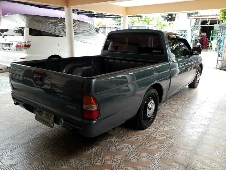 2000 Mitsubishi Strada III 2