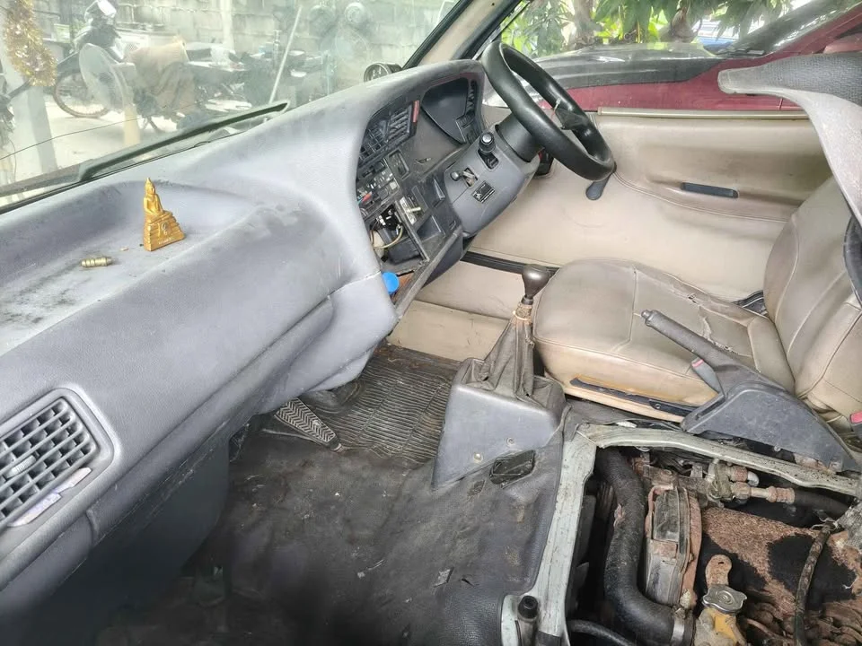 2015 Toyota Commuter IV (H100) 2