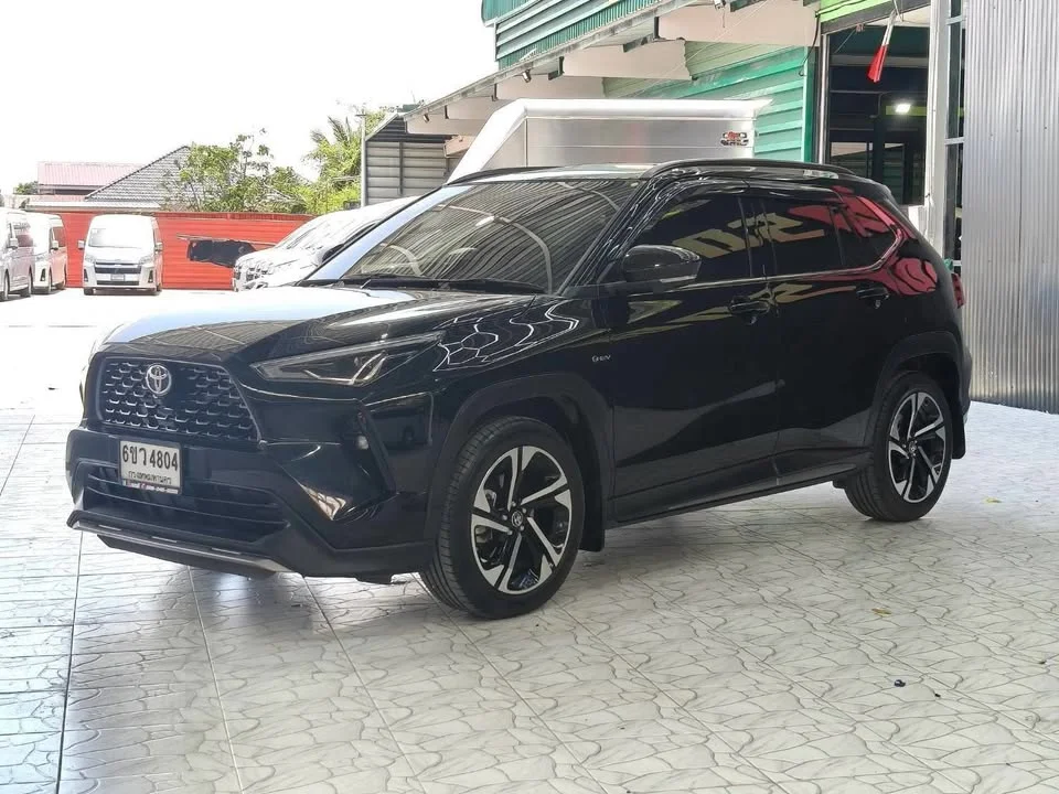 2025 Toyota Yaris Cross AC200 3