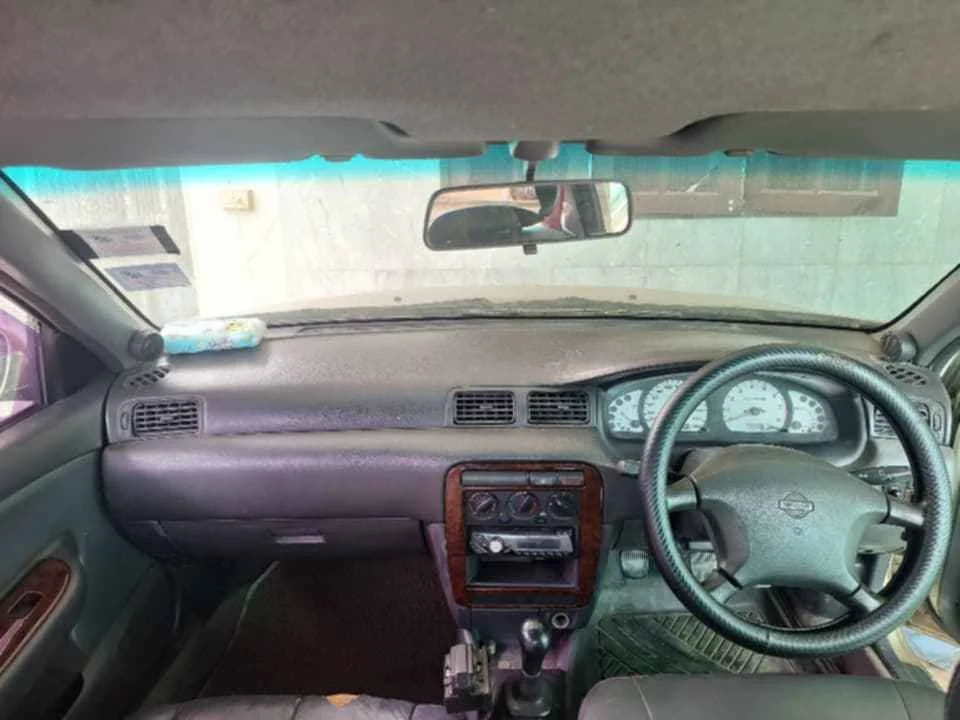 1989 Nissan Sunny IV 2