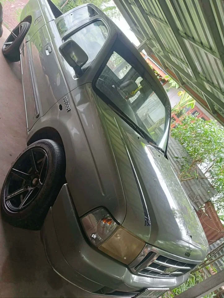 2004 Mazda 2500 Fighter V 3